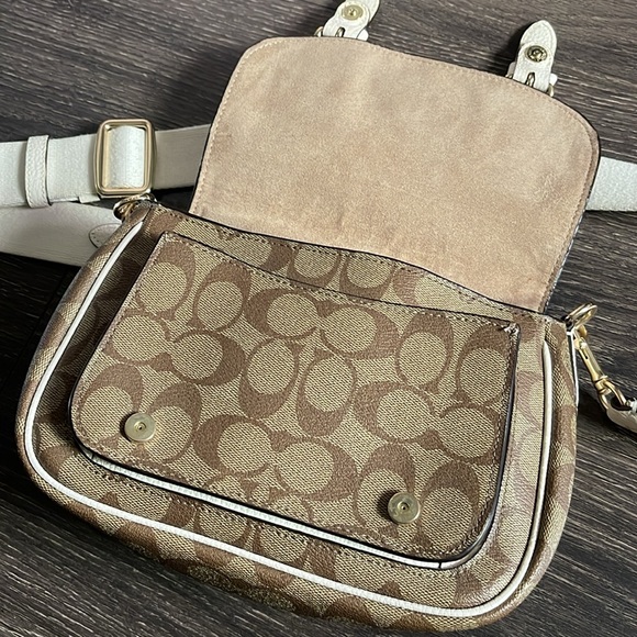 Coach Lucy Signature Crossbody - Picture 4 of 8